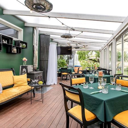 Alice Backyard-Holiday Home And Spa 페르누 외부 사진