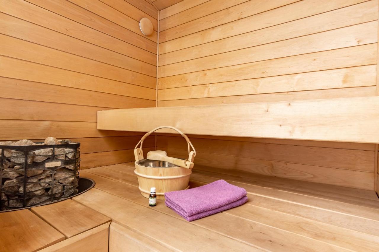 Alice Backyard-Holiday Home And Spa 페르누 외부 사진