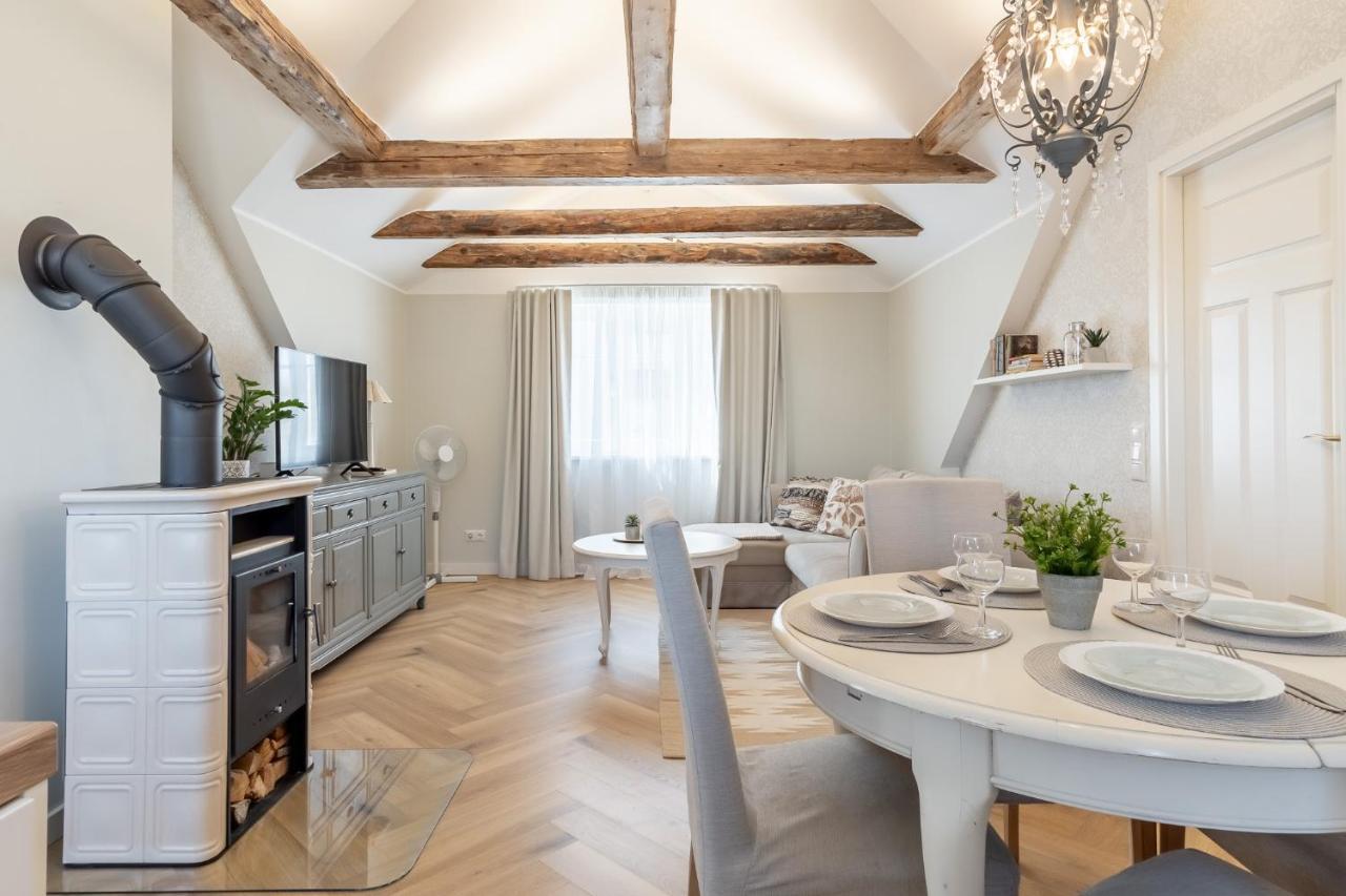 Alice Backyard-Holiday Home And Spa 페르누 외부 사진