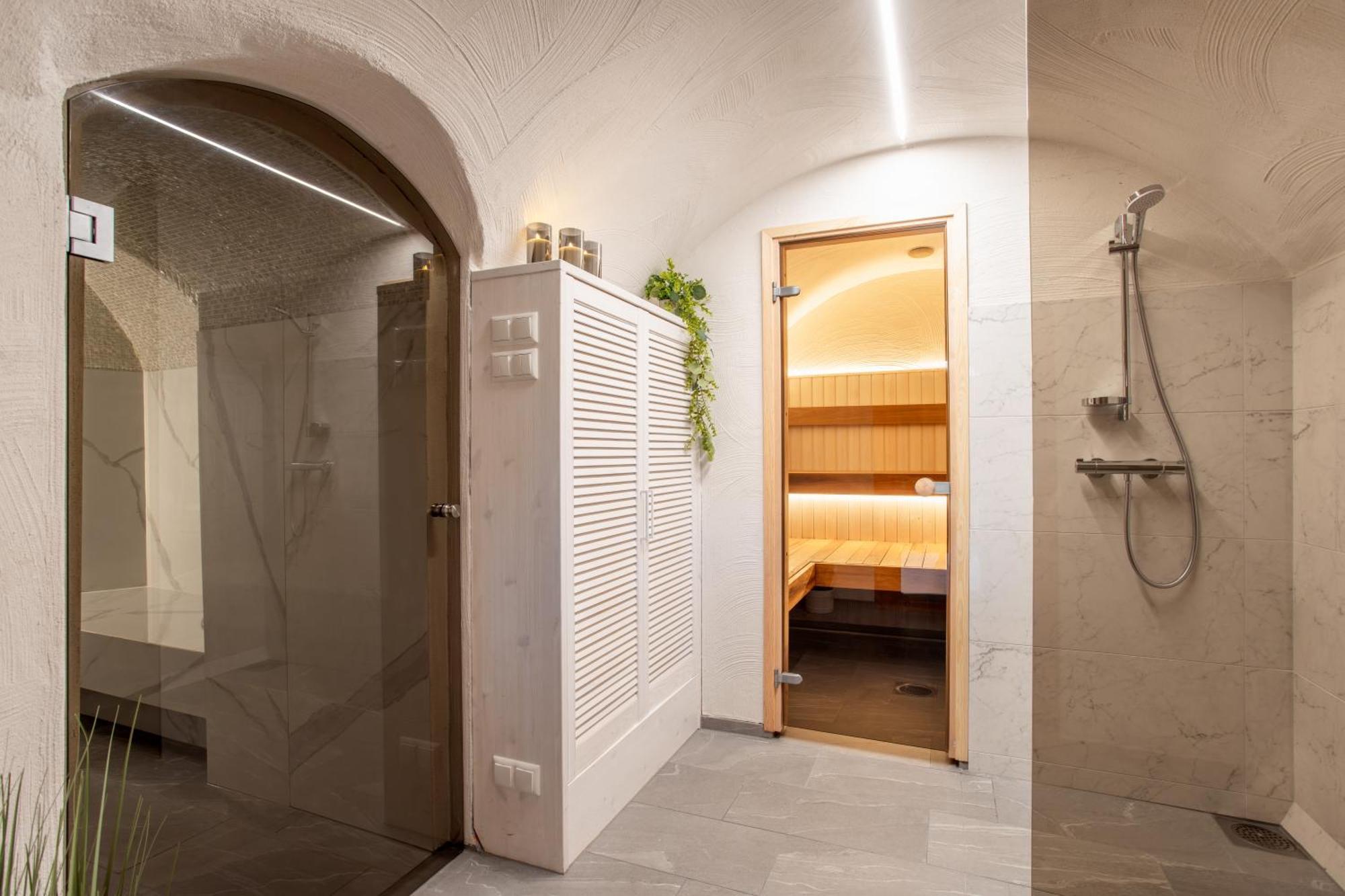 Alice Backyard-Holiday Home And Spa 페르누 외부 사진
